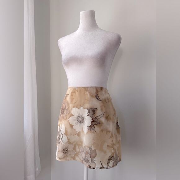 Vintage Y2K Wanted Clothing Company Tan Floral Print Micro Mini Skirt - Picture 4 of 8